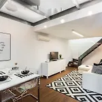 Urban Loft דירה